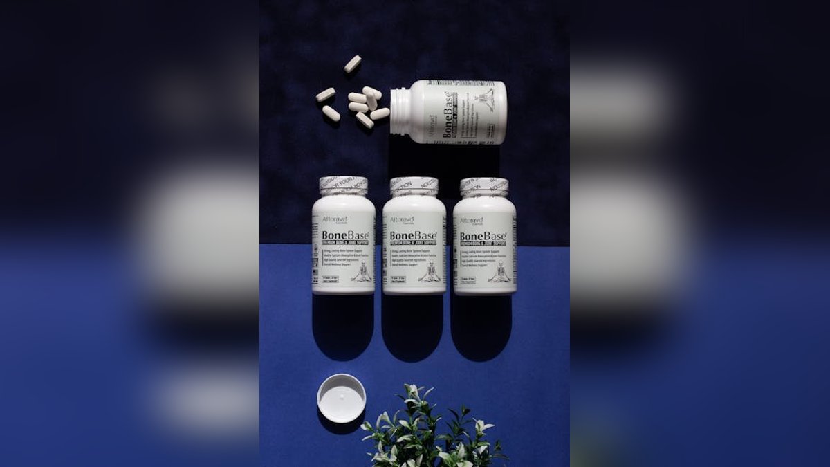 The Complete Guide to Osteoporosis: Bone Health and Fracture Prevention